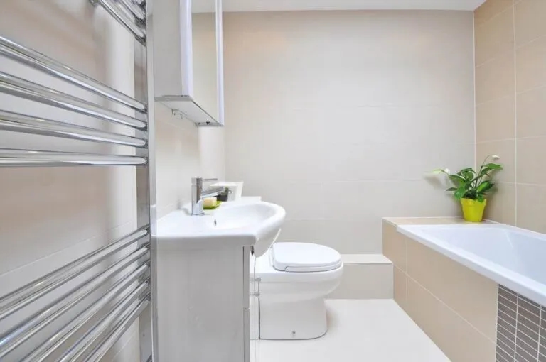 Ile kosztuje remont łazienki 7m2? Sprawdź, co wpływa na cenę